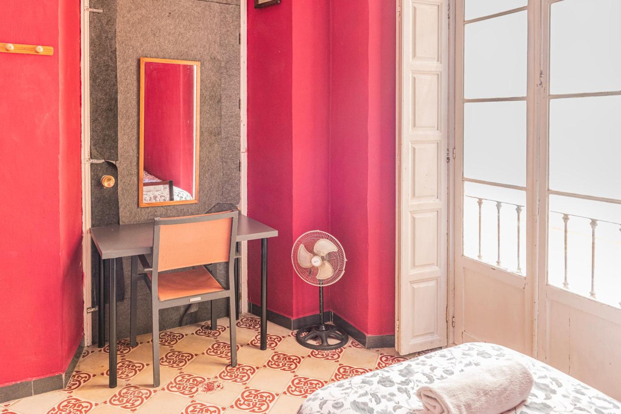 Private Rooms In Historic Building On The Square 马拉加 外观 照片