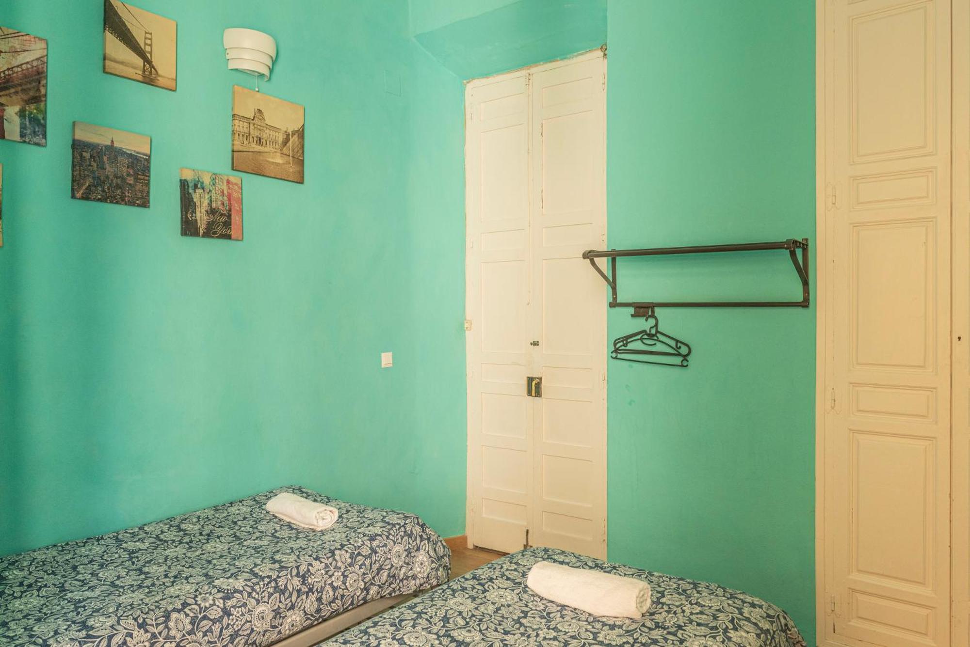 Private Rooms In Historic Building On The Square 马拉加 外观 照片