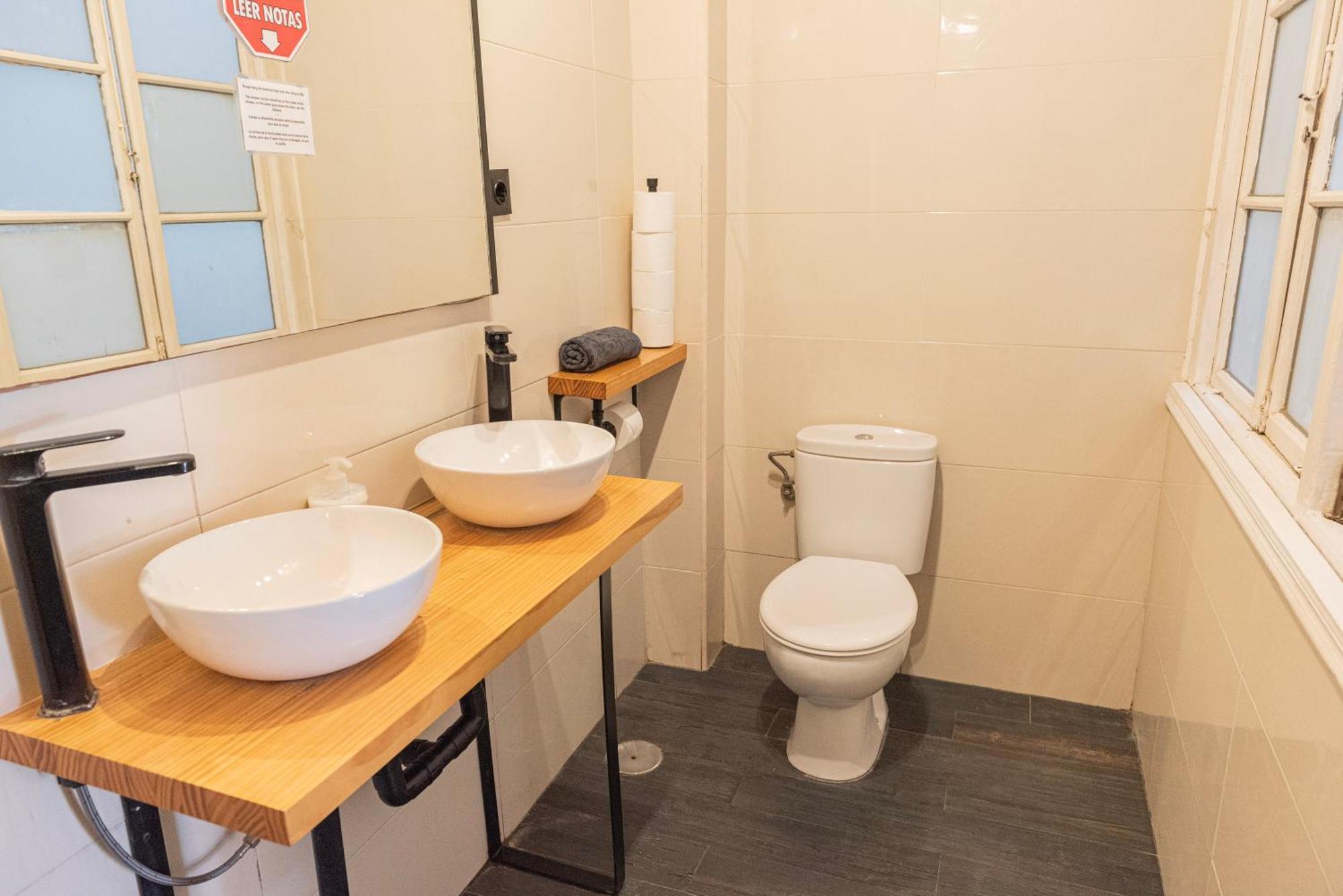 Private Rooms In Historic Building On The Square 马拉加 外观 照片